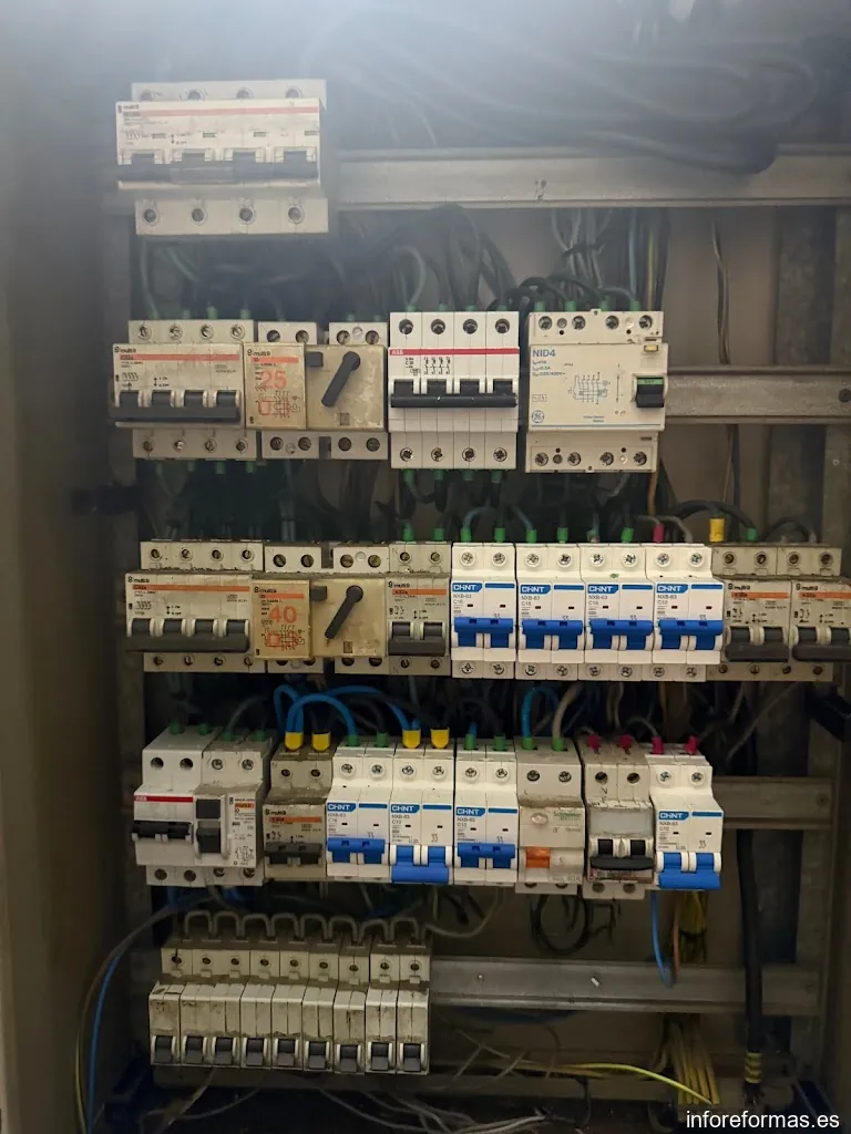 Servicio de fontanería y electricidad 24 horas