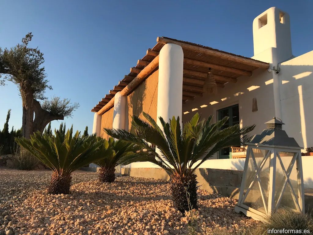 ESTRUCTURAS Y CONSTRUCCIONES MOYA