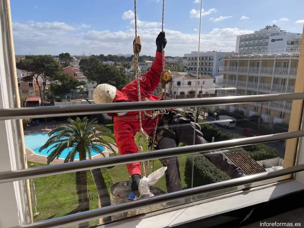 Vertical Balear SL – Rehabilitación de Fachadas en Palma de Mallorca