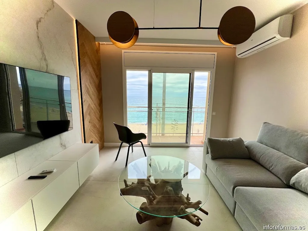 Dcor Aluminio. Carpintería de PVC y Aluminio. Reformas Montgat