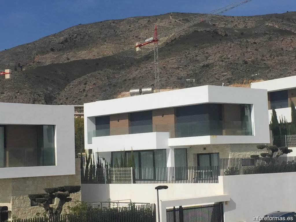 Estucados Almoradi SL