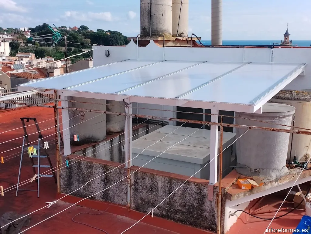 ALUMINI I VIDRE VALLMAR, S.L.L.