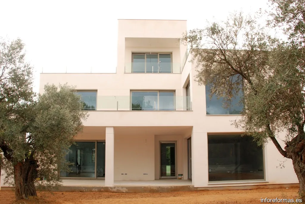 CONSTRUCCIONES ANTEQUERA LOBATO