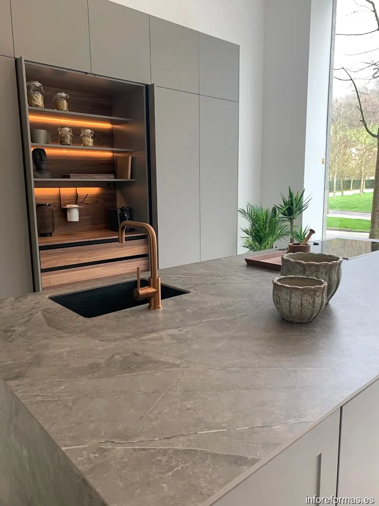 ARAKAMA sukalde gunea