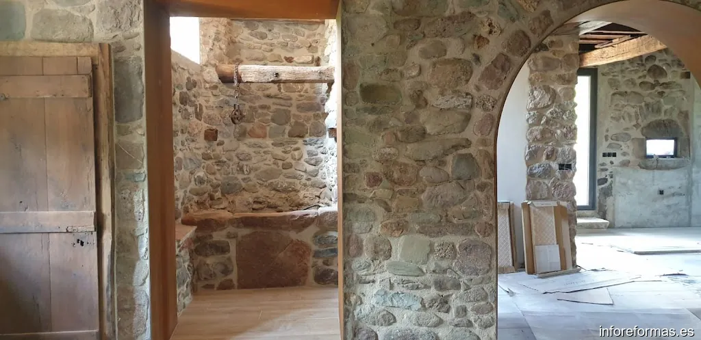 Construccions Roca Volcànica