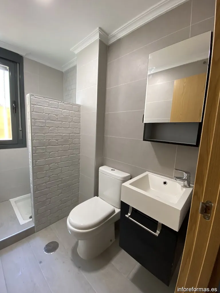 Construcciones y Reformas Barajas Peña S.L.